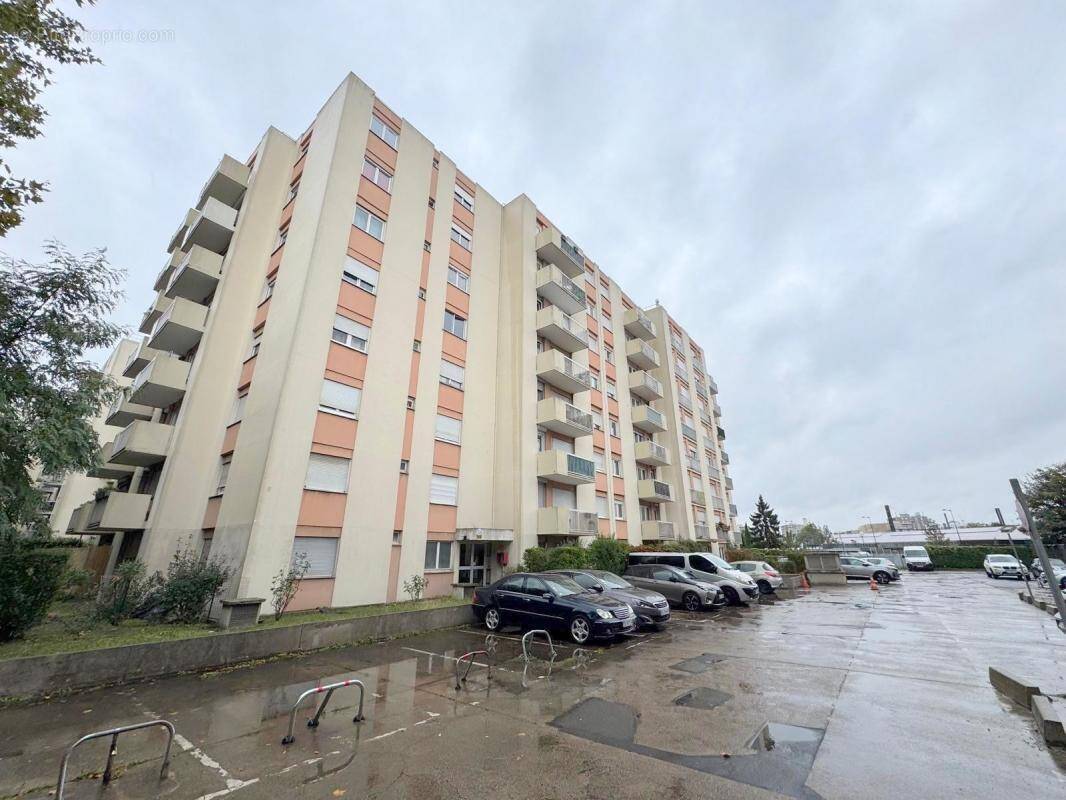 Appartement à LE BOURGET
