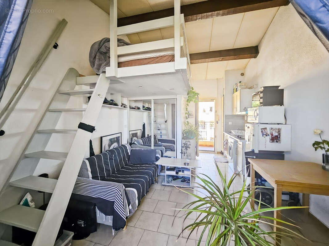 Appartement à SAUSSET-LES-PINS
