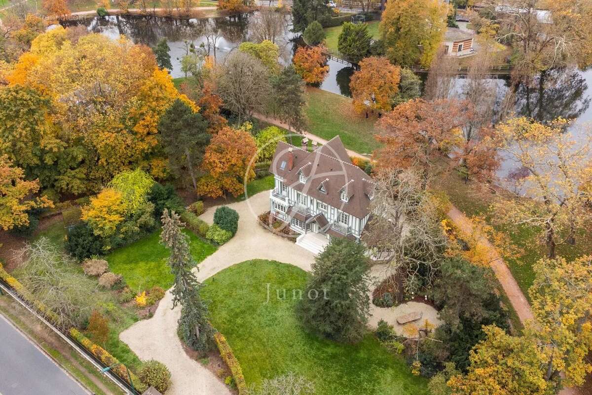 Maison à LE VESINET