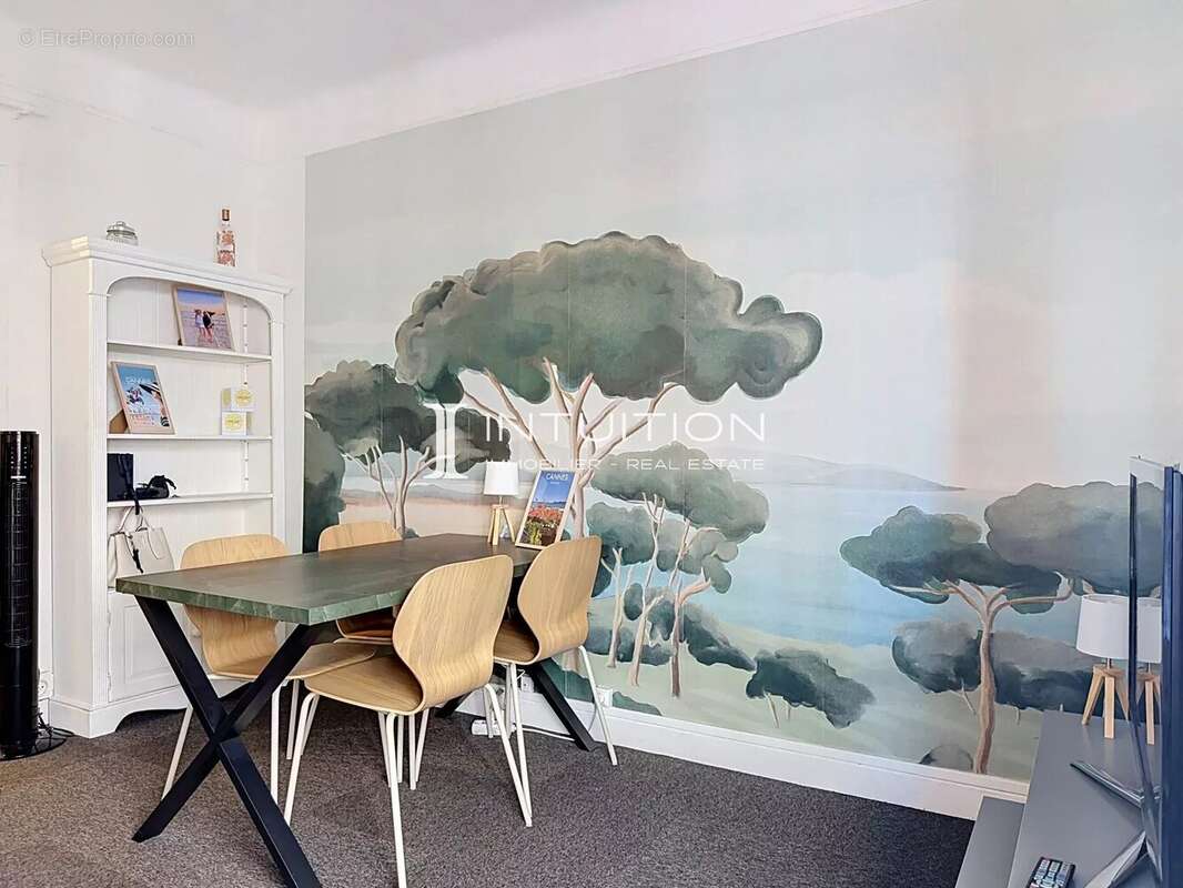 Cannes - Croisette : Studio avec coin nuit vue mer latérale - photo 3