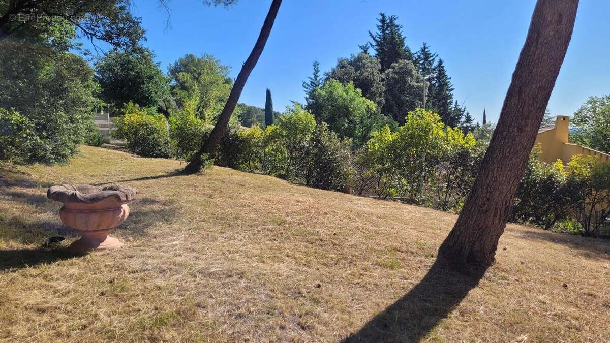 Terrain 1262 m² à Clapiers  - photo 2