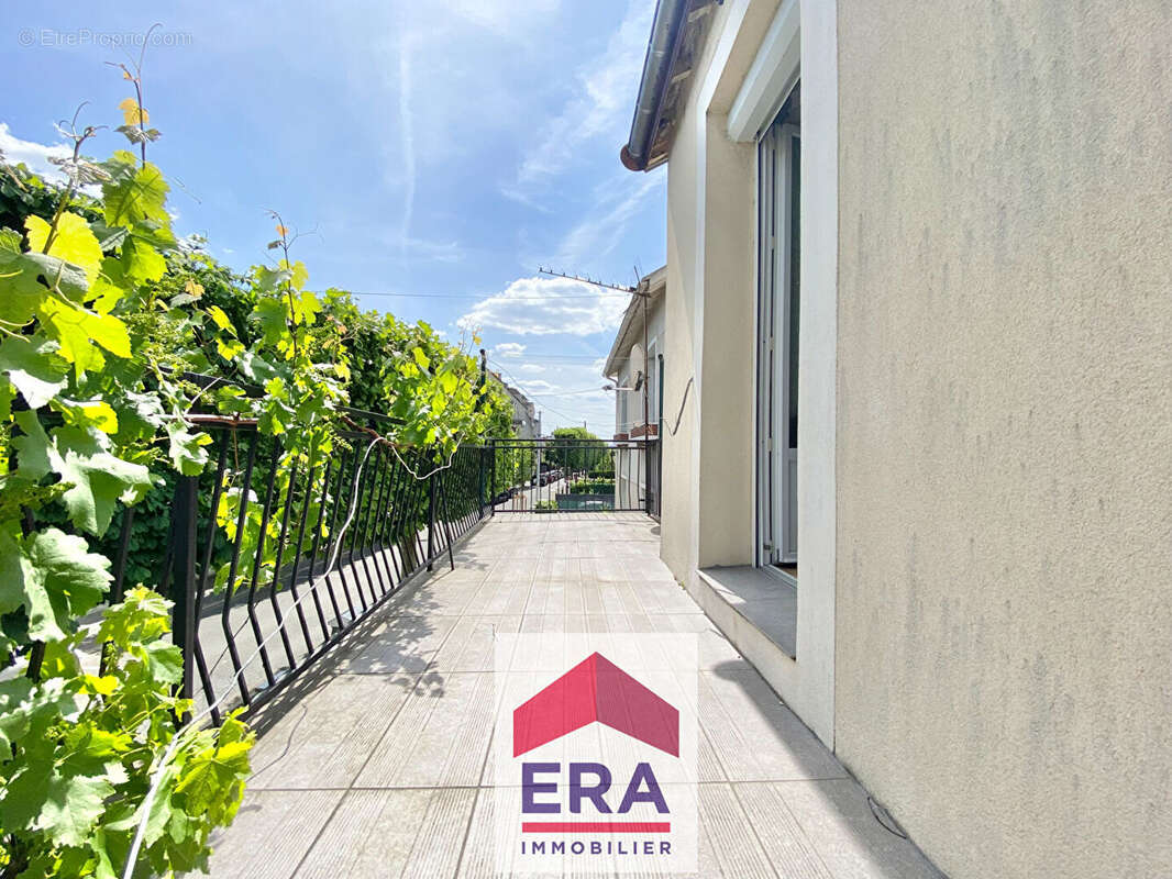 Maison à SARTROUVILLE