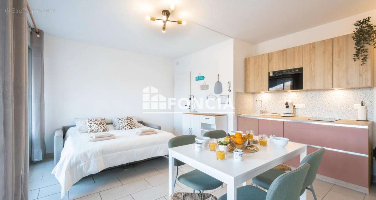 La Grande-Motte Point Zéro – Studio 32 m² rénové en front de mer avec parking privé et loggia - photo 3