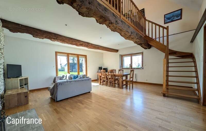 Longère rénovée PLOERMEL (Morbihan) – 140 m² – 4 chambres – Terrain arboré 2700 m² – Dépendance – DPE C – 25 min Vannes - photo 2
