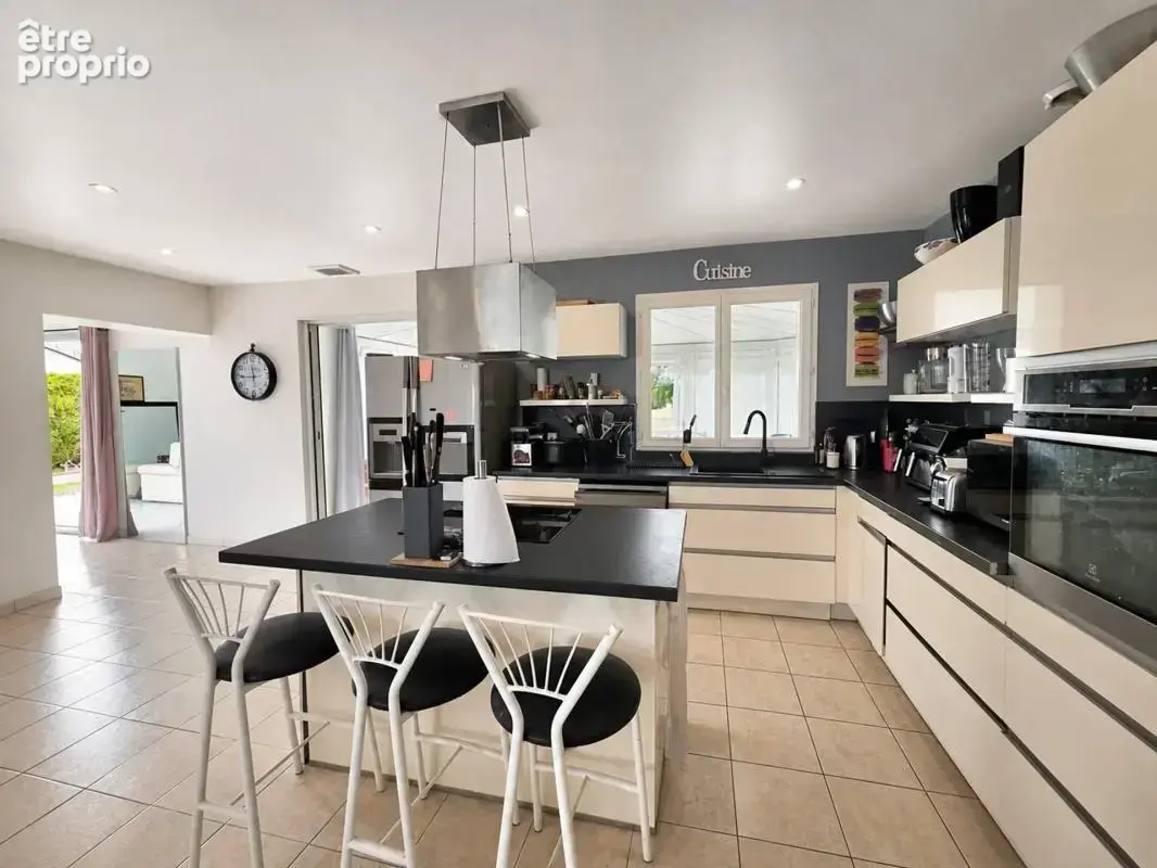 Maison de 7 pièces de 146 m² au Plessis-Grohan - photo 6