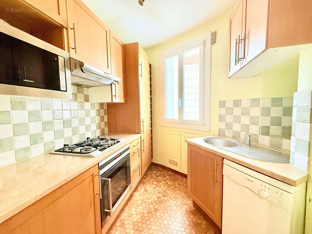 Appartement à LEVALLOIS-PERRET