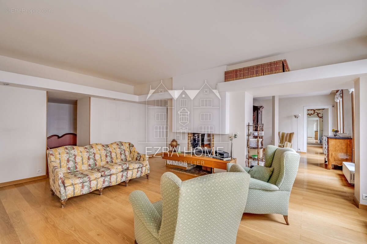 Appartement à PARIS-3E