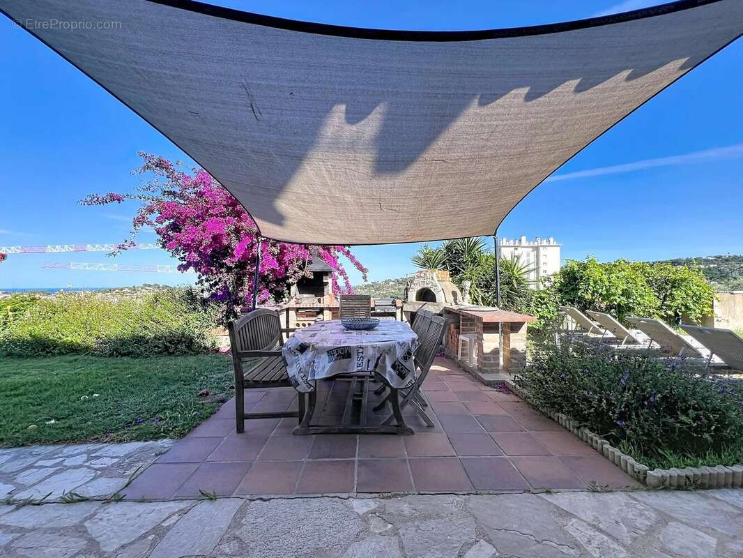 Appartement à VALLAURIS