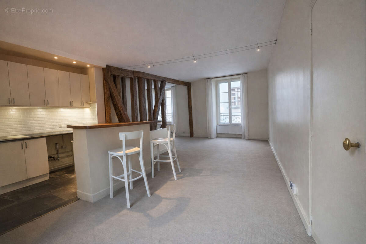 Appartement à PARIS-4E