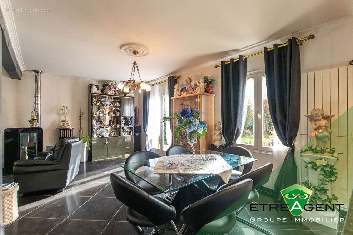 Maison à JOUY-LE-MOUTIER