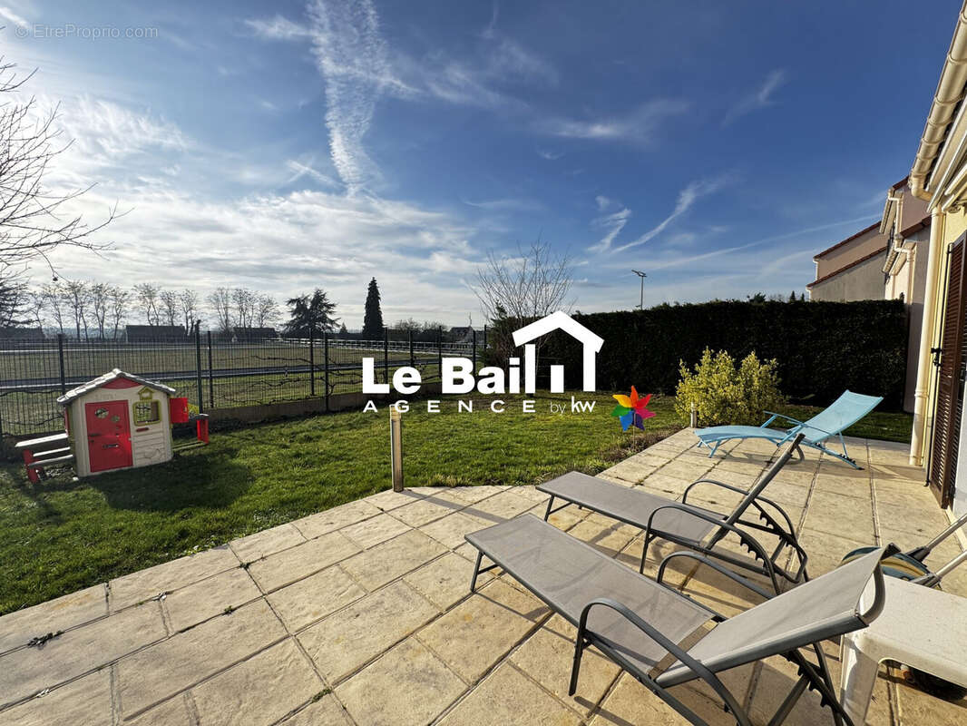 Maison 153 m² à Osny  - photo 4