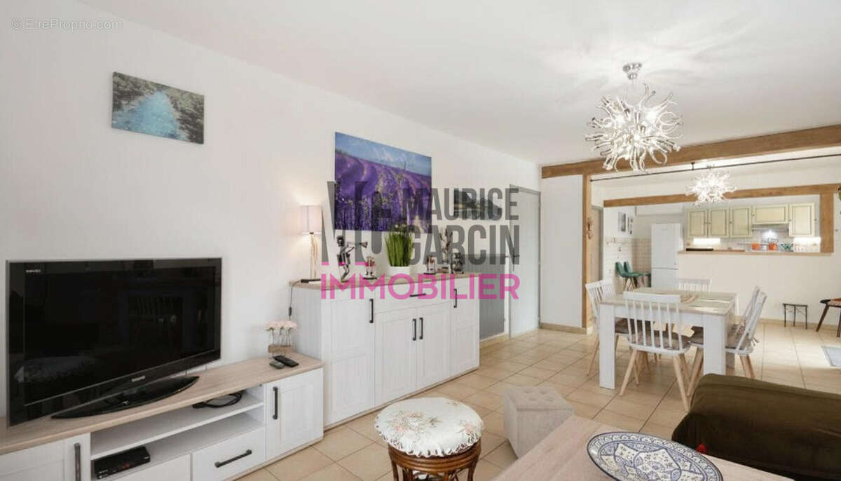 Maison à L'ISLE-SUR-LA-SORGUE