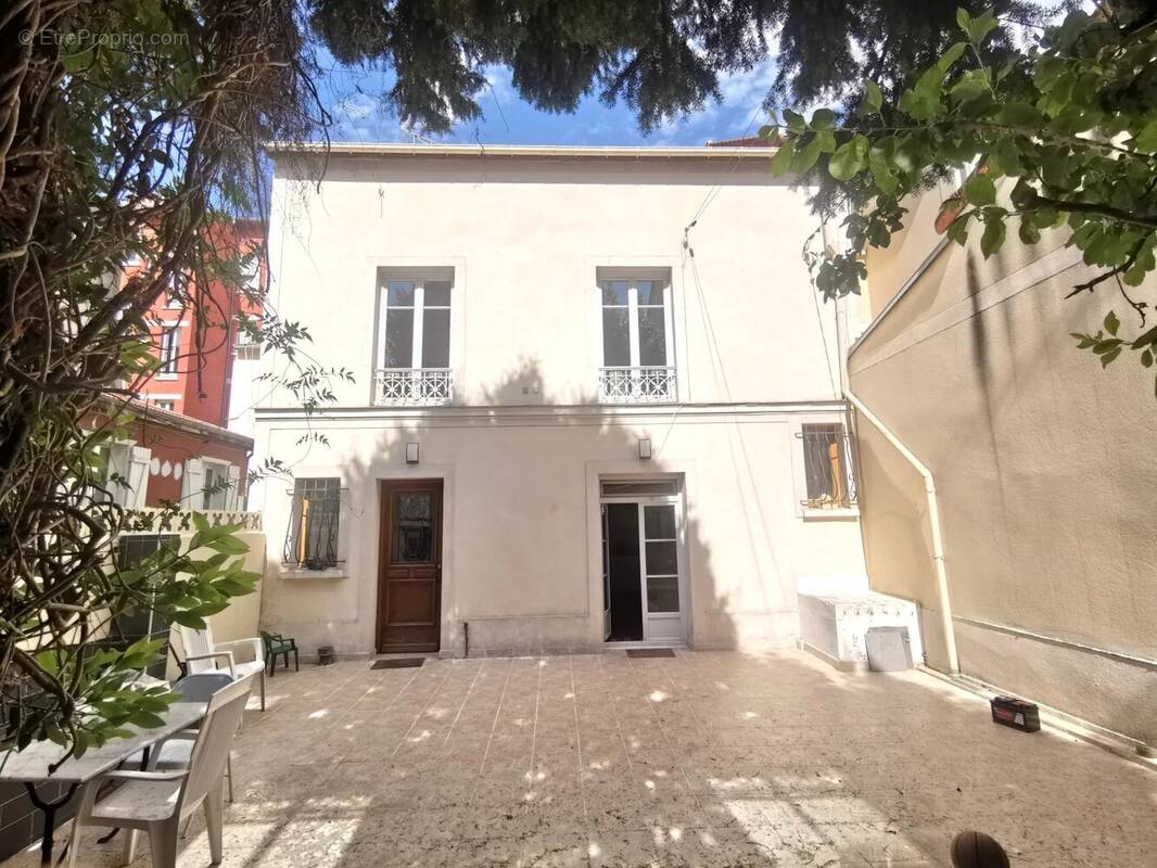 Maison à IVRY-SUR-SEINE