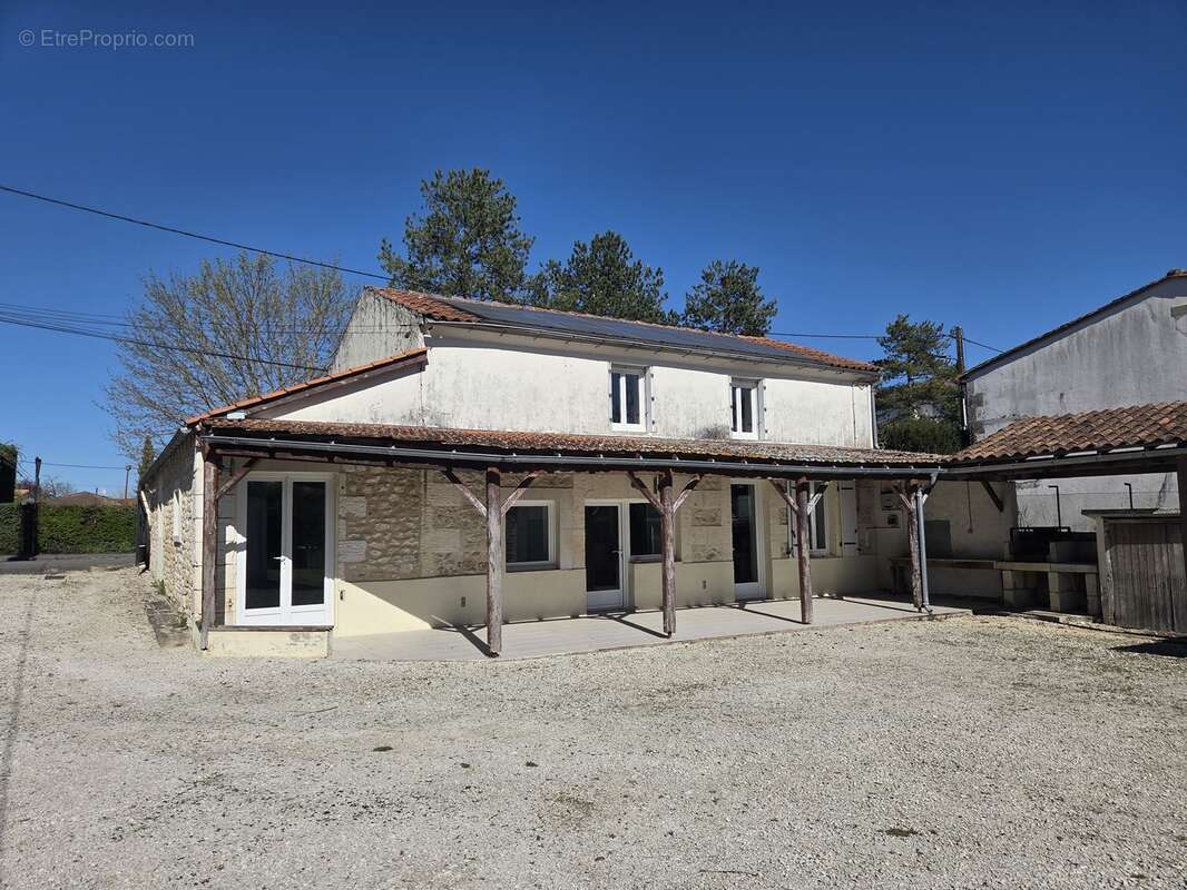 Appartement à CHATEAUNEUF-SUR-CHARENTE