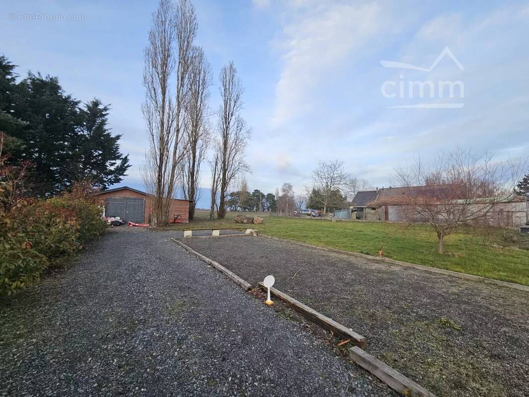 Terrain à DRUYE