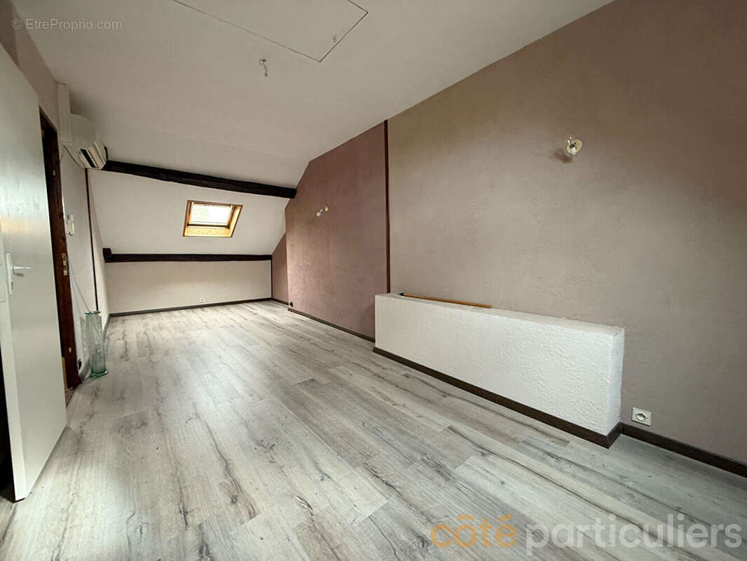 Maison à ORCENAIS