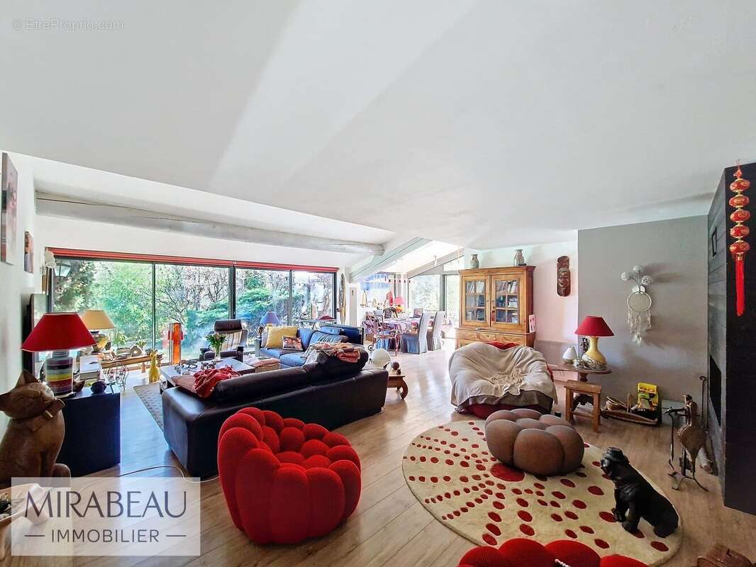 Maison à MIRABEAU
