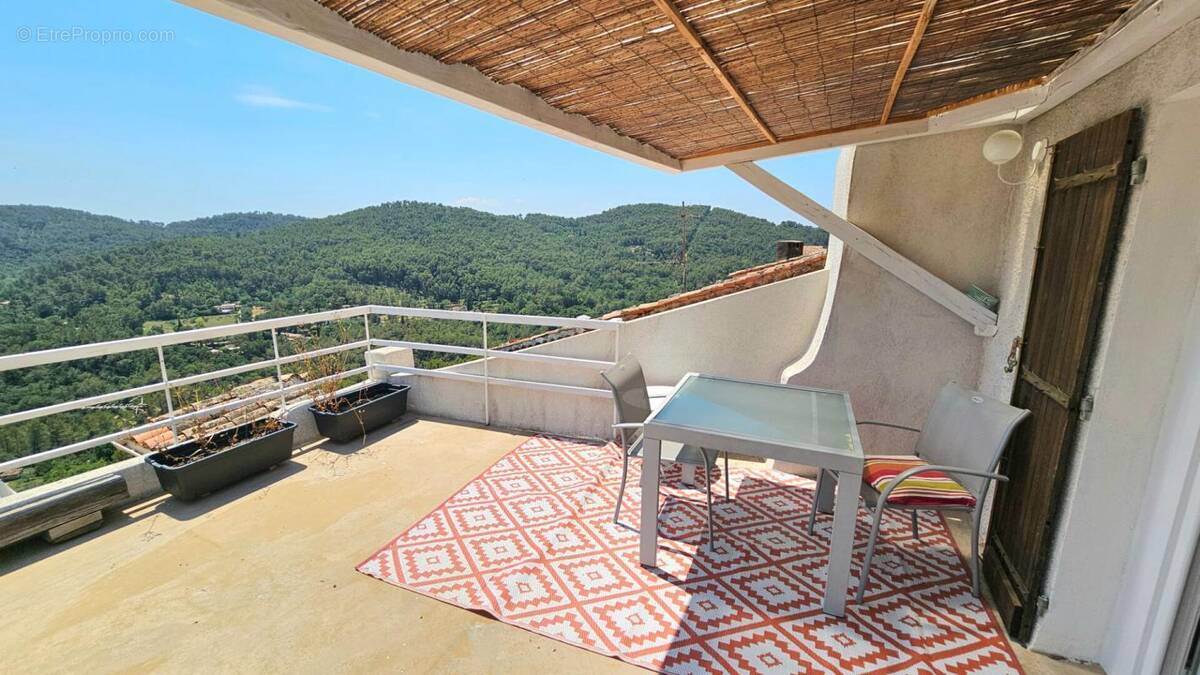 Appartement à CLAVIERS