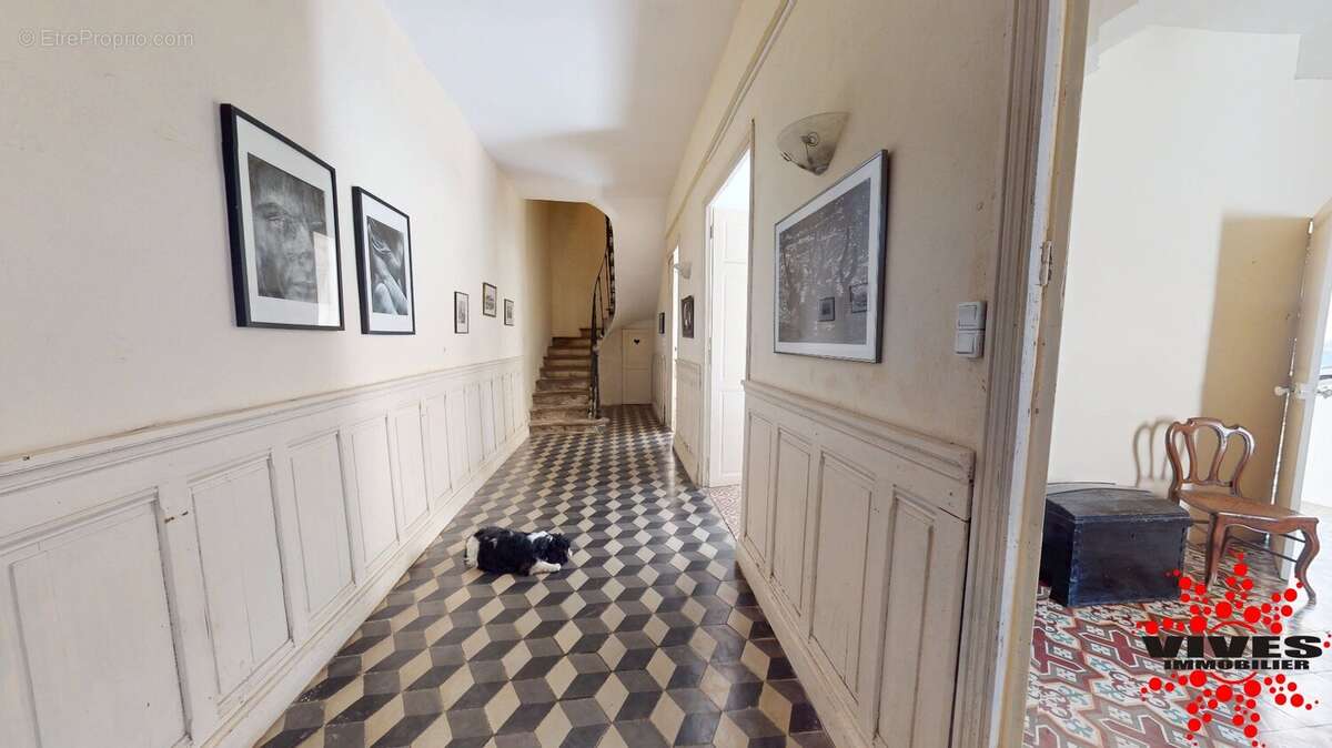 Maison de caractère de 200 m² avec terrasse tropézienne - photo 7