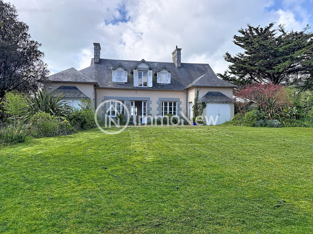 Maison à JULLOUVILLE