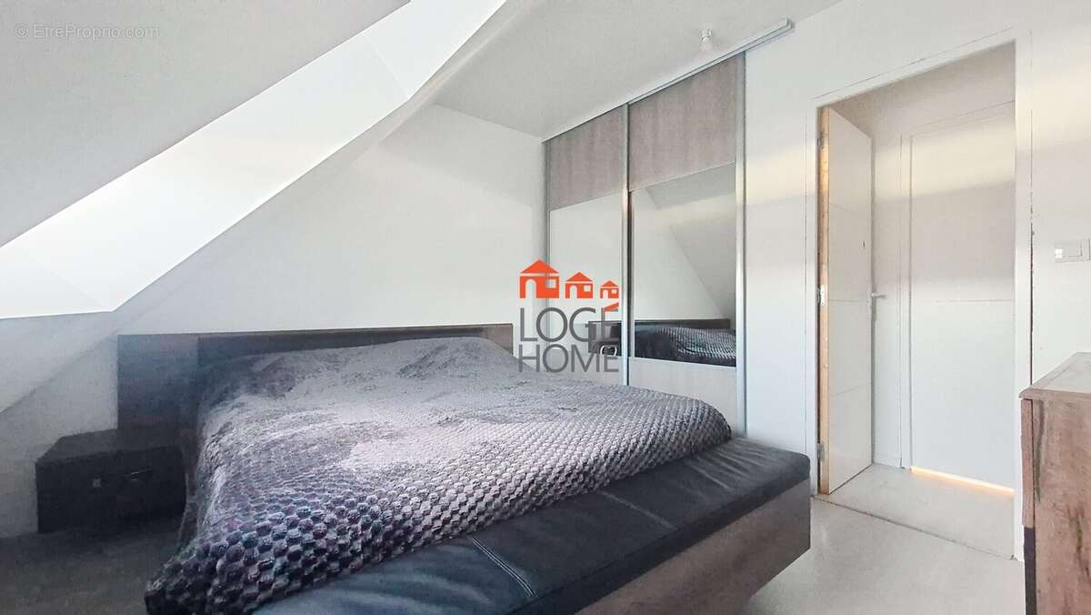 Chambre 1 - Maison à COURCELLES-LES-LENS