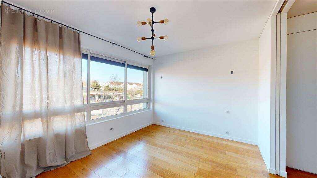 Appartement à LE PLESSIS-ROBINSON