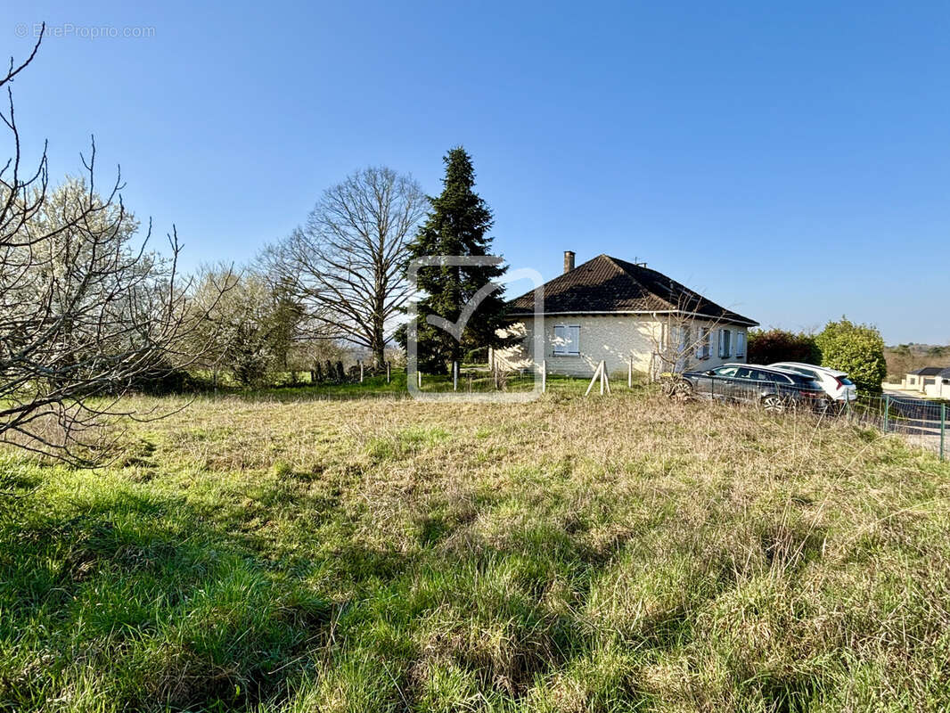 Maison à DAMPNIAT