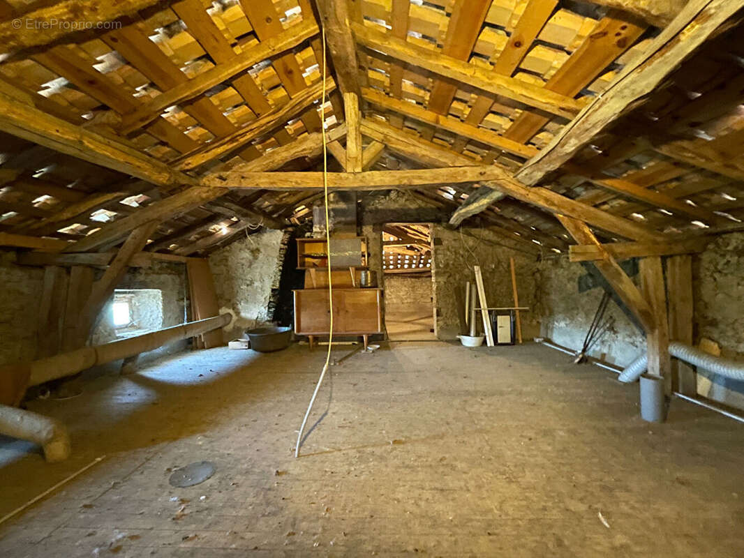 Maison en pierre 1833 de plain-pied avec dépendances - photo 14