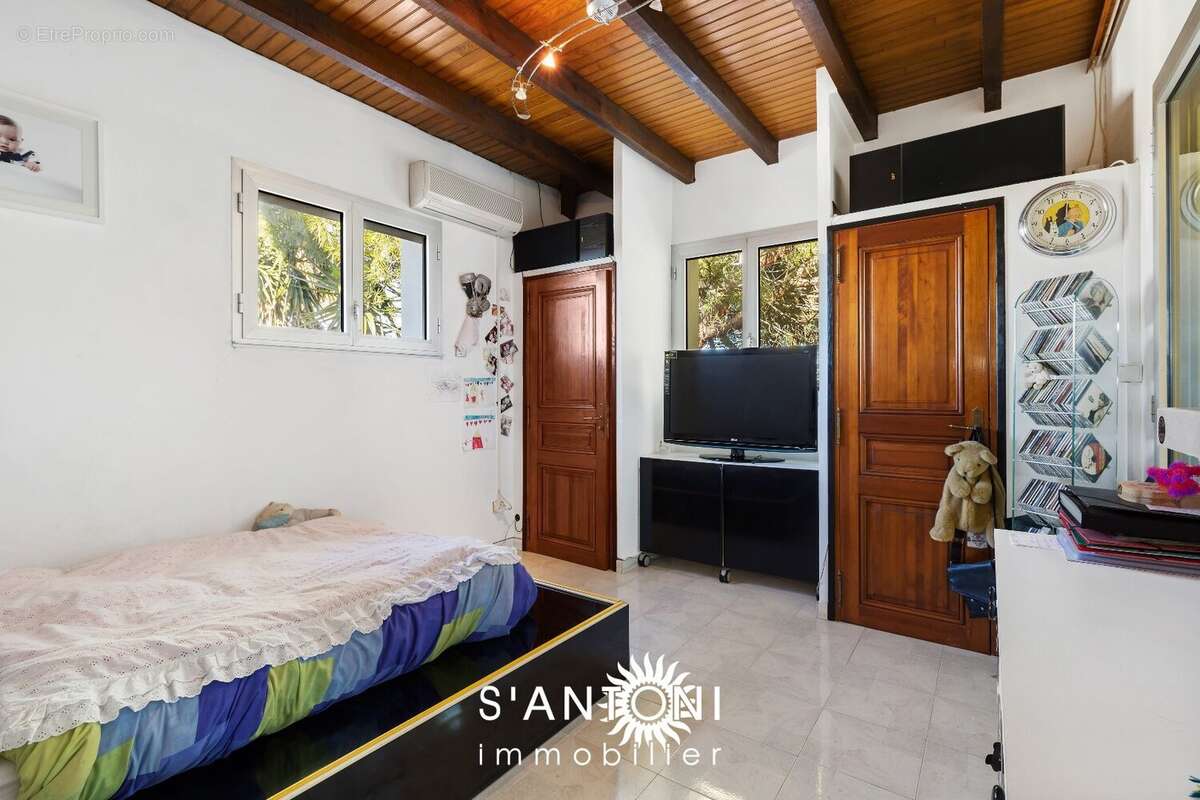 Maison à VILLENEUVE-LES-BEZIERS