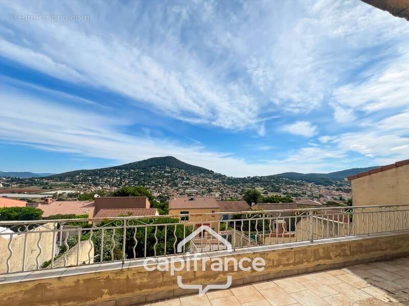 Maison à CARQUEIRANNE