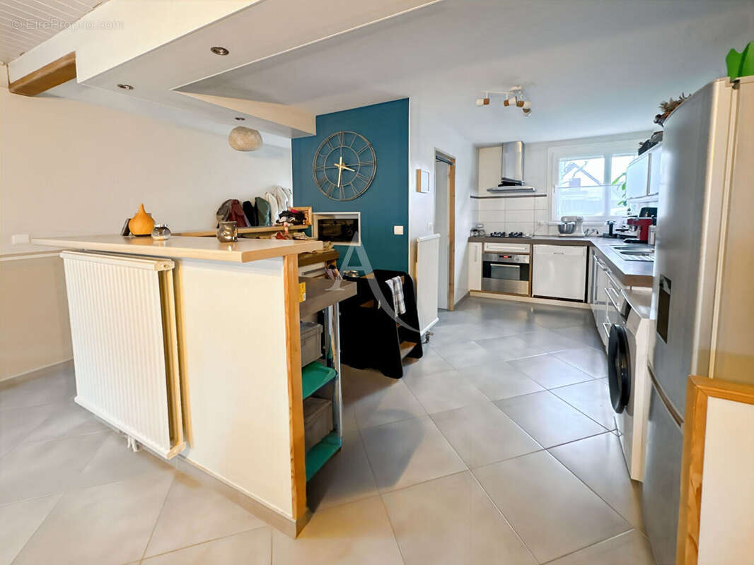 Maison à JOUY-LE-MOUTIER