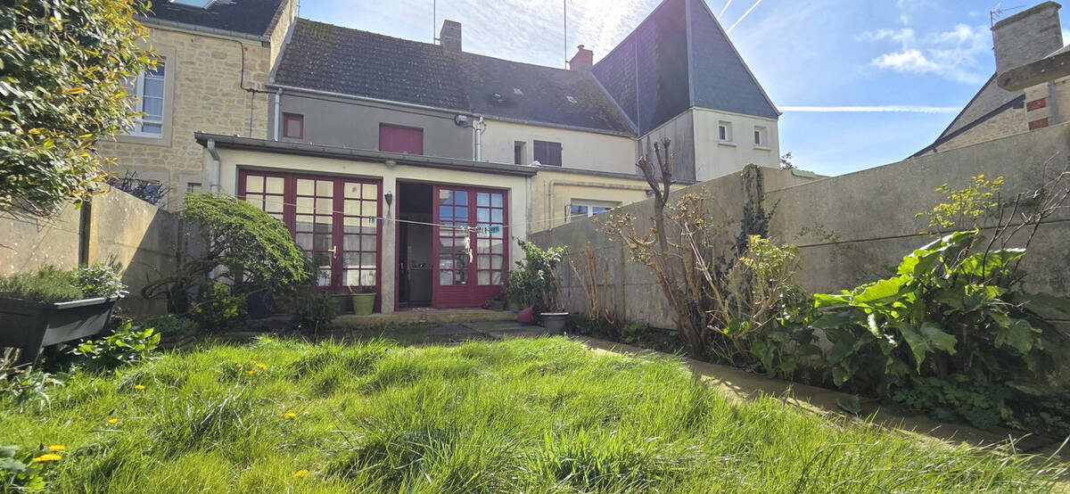 Maison à GRANDCAMP-MAISY