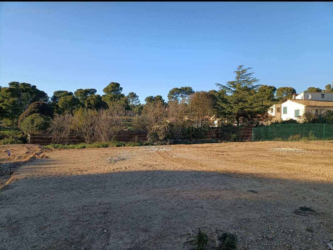 Terrain à LEZIGNAN-CORBIERES
