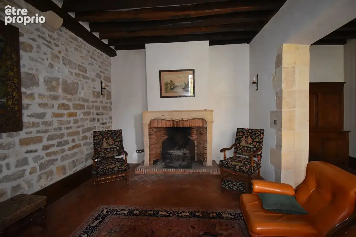 Nevers Centre  - Appartement de caractère /triplex de 148 m2 - 4 chambres- jardinet - photo 5