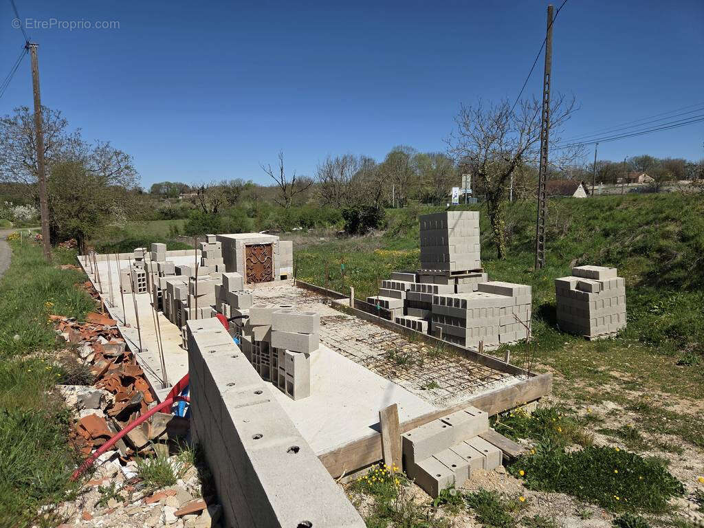 Terrain à VILLENEUVE