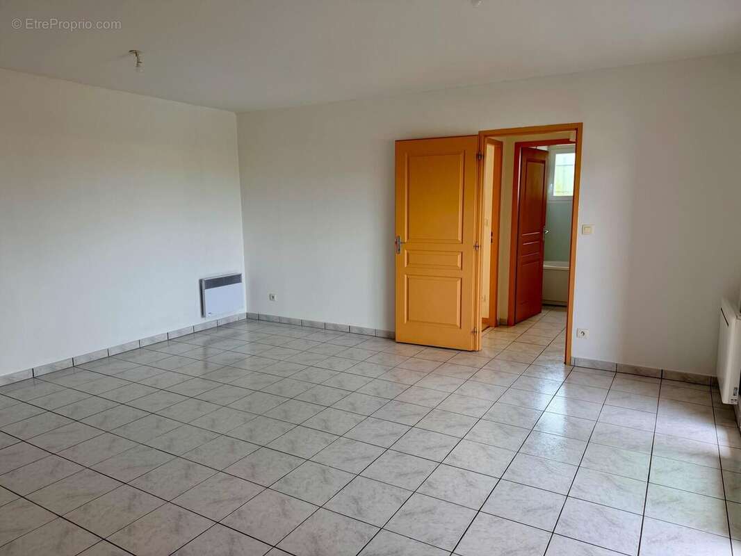 Appartement 62 m² à Saint-Jean-D'angely  - photo 5