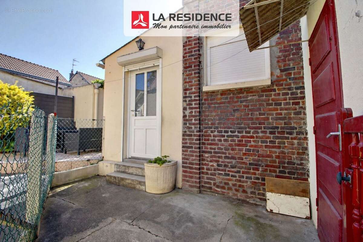 Maison 80 m² à Saint-Etienne-Du-Rouvray  - photo 4