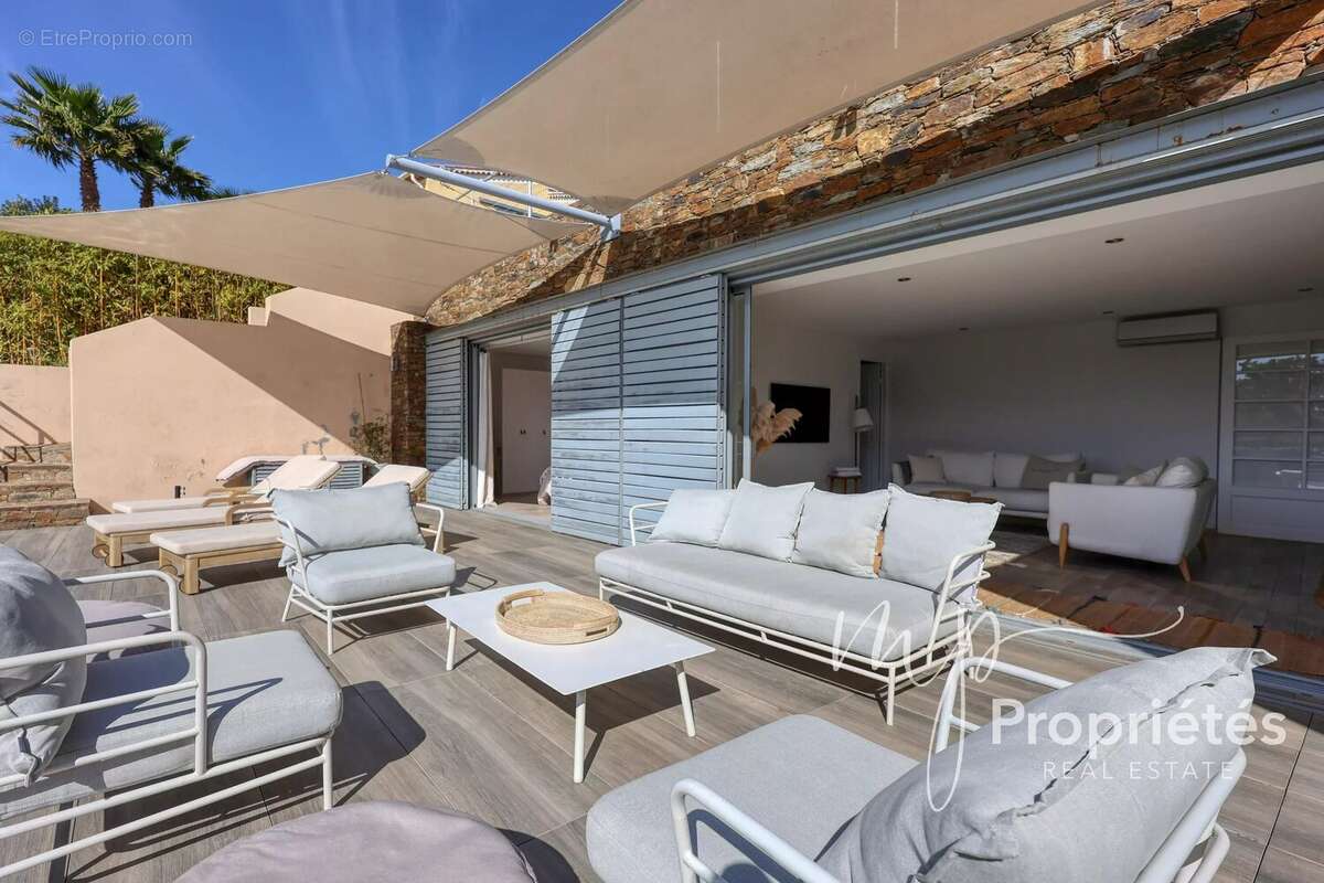 Maison à BORMES-LES-MIMOSAS