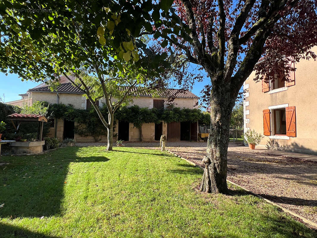 Maison à CHAPELLE-VIVIERS