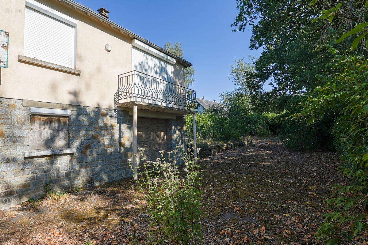 Maison - 64 m² - Isigny-le-Buat (50) - photo 3