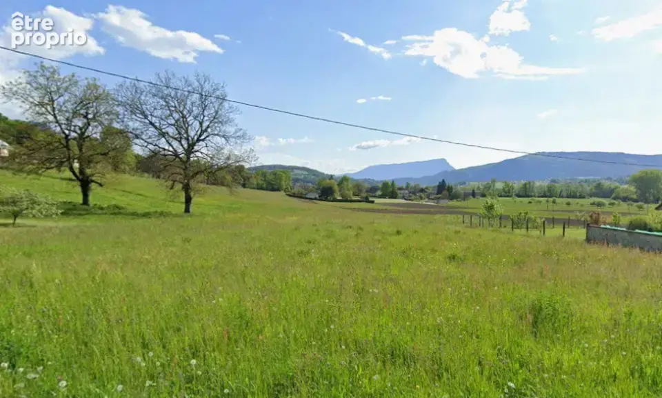 Terrain à SAINT-GIROD