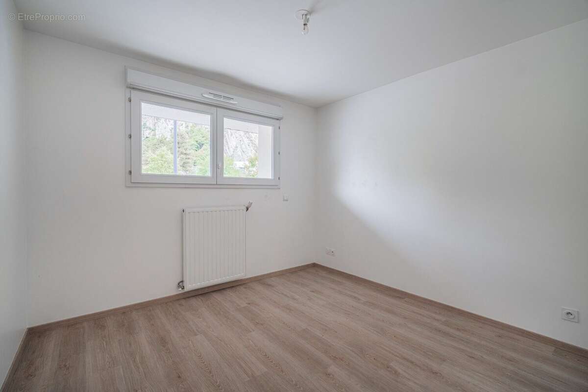 Appartement à SAINT-EGREVE
