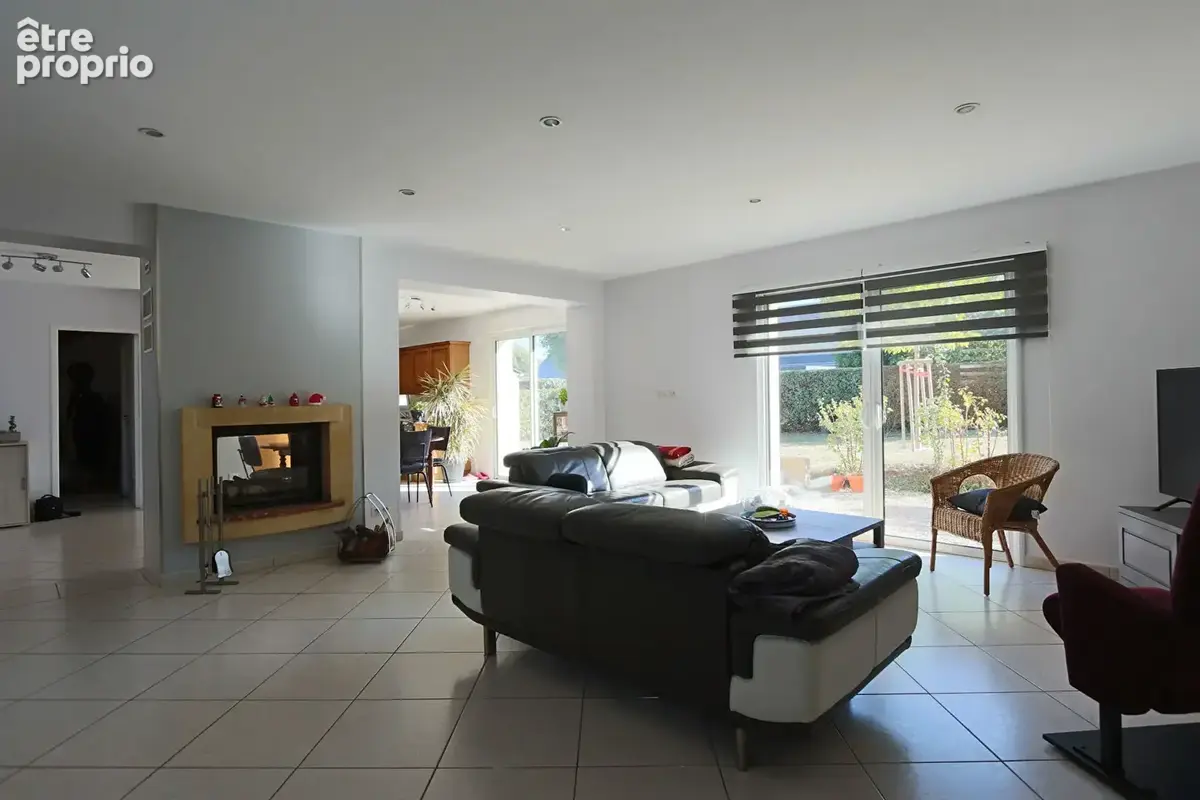 Maison familiale 180 m² surface utile, non mitoyenne avec grand jardin et garage - photo 2