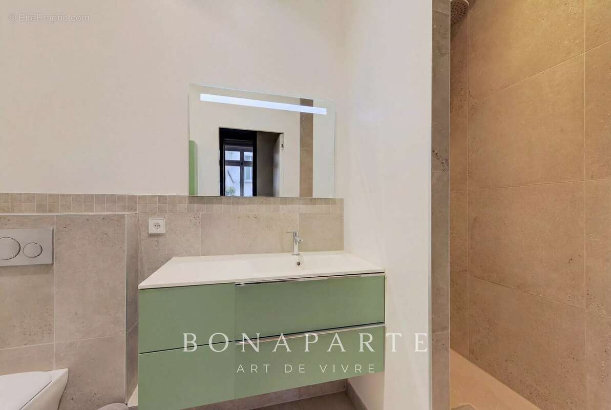 Appartement à PARIS-9E