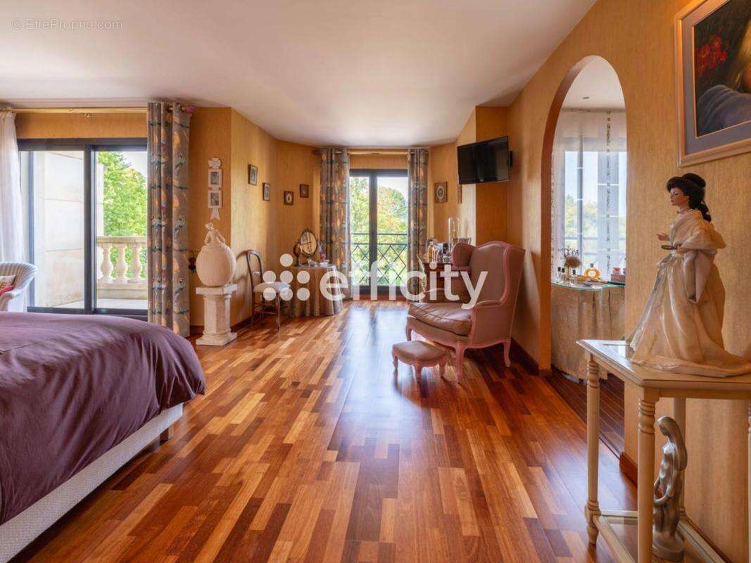 Maison à BRY-SUR-MARNE