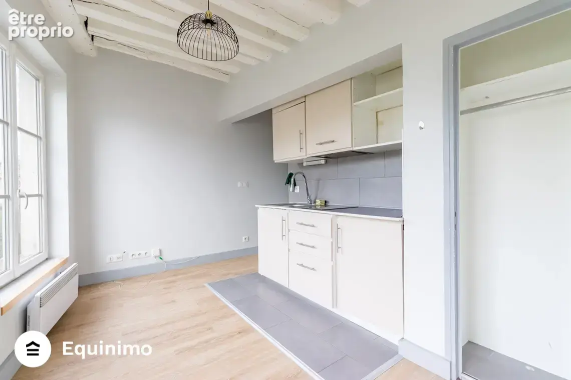 Appartement 2 pièces en parfait état, lumineux, au 4ème étage avec ascenseur situé à 100m du métro Bonne nouve - photo 3