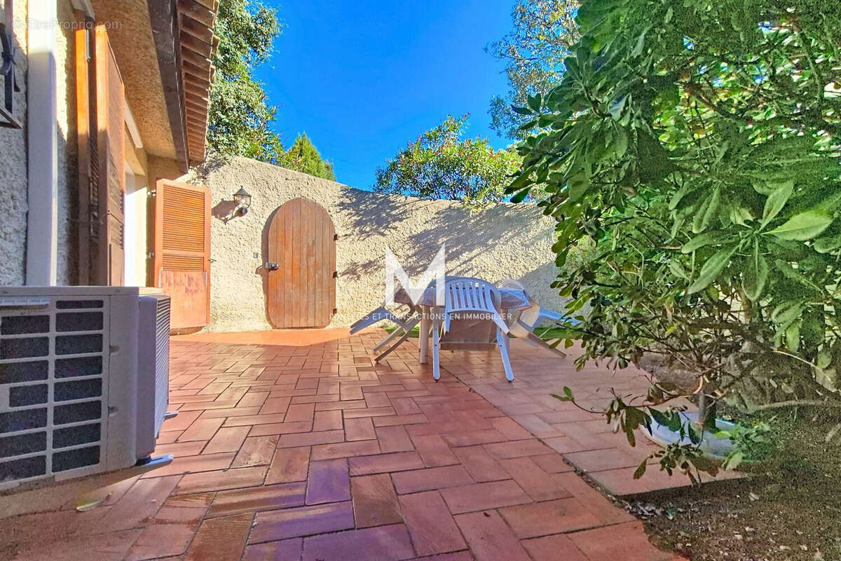 Maison à PLAN-DE-LA-TOUR