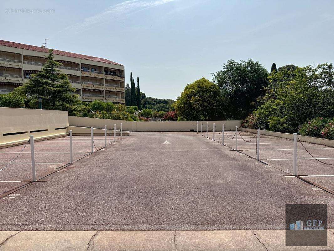 Appartement à BORMES-LES-MIMOSAS