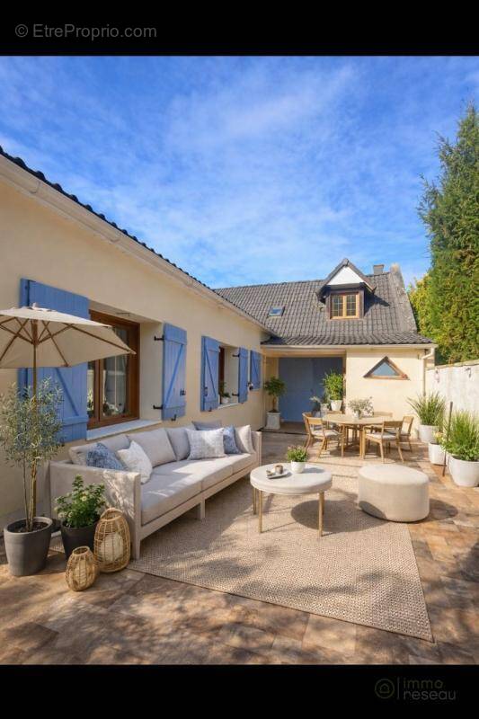 Maison à VALESCOURT