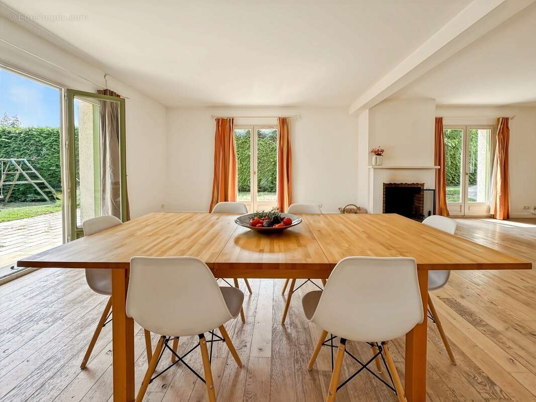 Élégante propriété familiale de 192 m² avec 6 chambres au cœur de Tutégny - photo 3